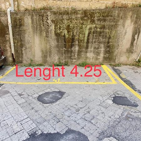 Appartement Hostly - Vittoria House - Near The Center With Private Parking à Naples Extérieur photo