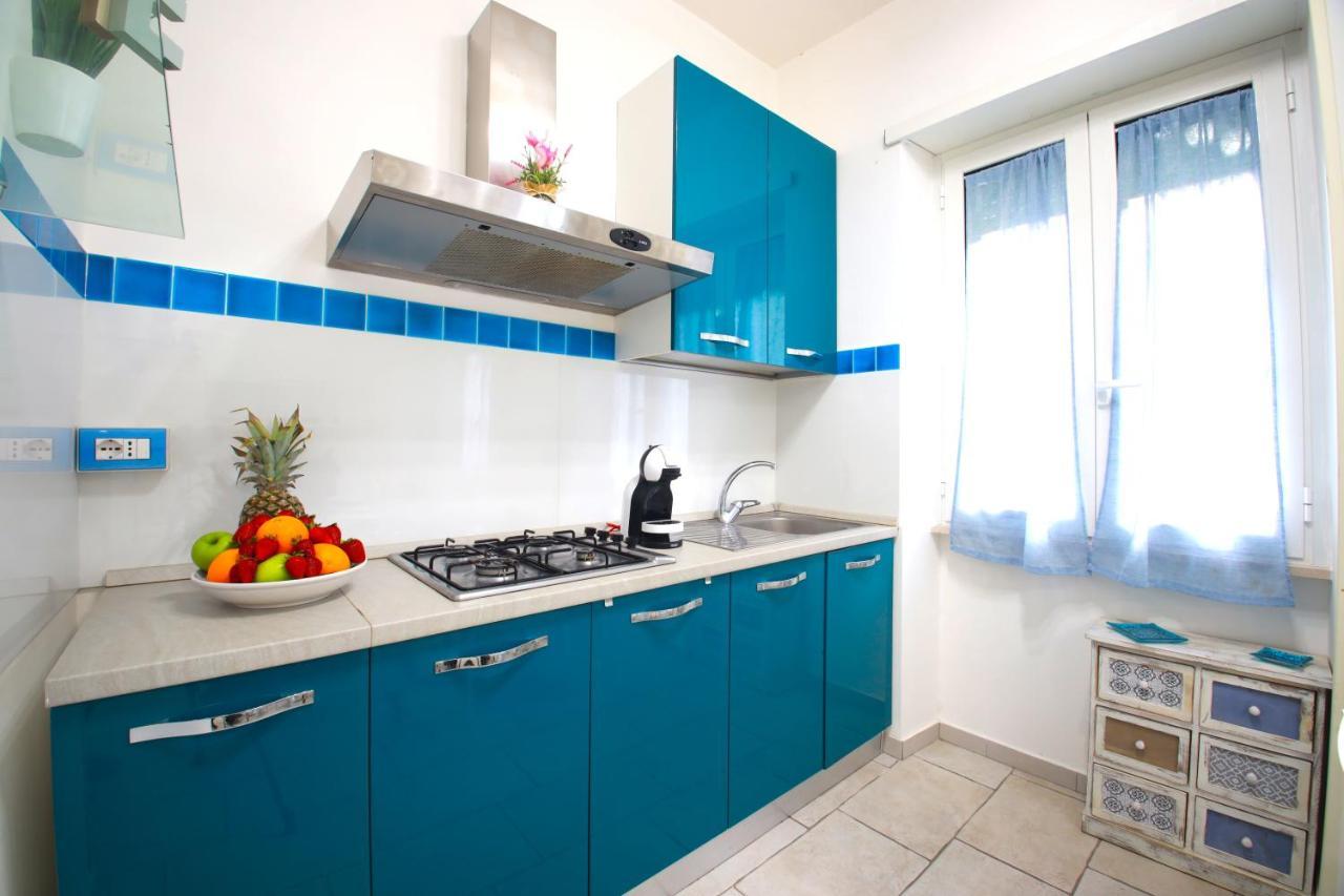 Appartement Hostly - Vittoria House - Near The Center With Private Parking à Naples Extérieur photo