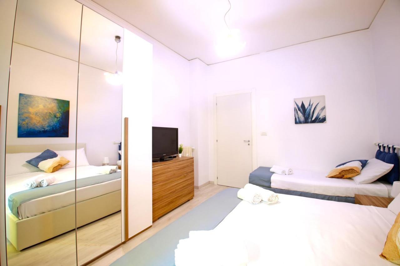 Appartement Hostly - Vittoria House - Near The Center With Private Parking à Naples Extérieur photo