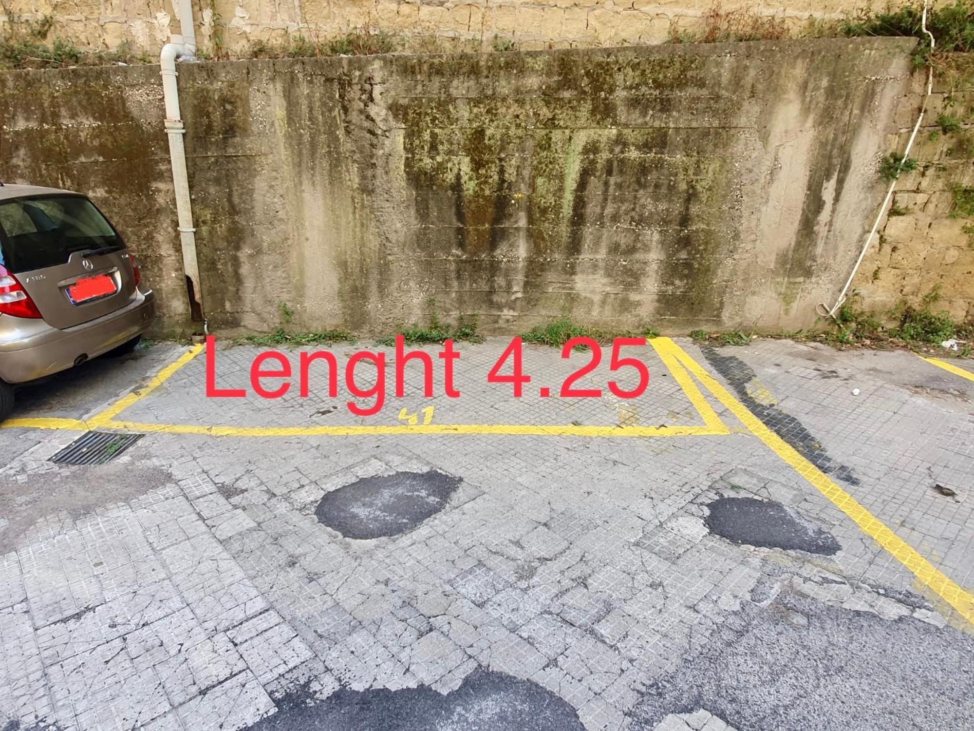 Appartement Hostly - Vittoria House - Near The Center With Private Parking à Naples Extérieur photo