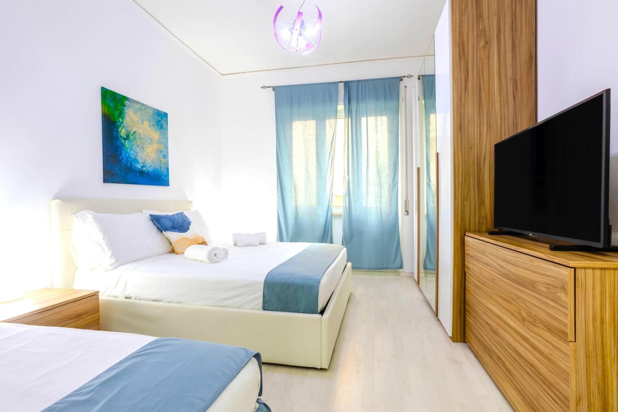 Appartement Hostly - Vittoria House - Near The Center With Private Parking à Naples Extérieur photo