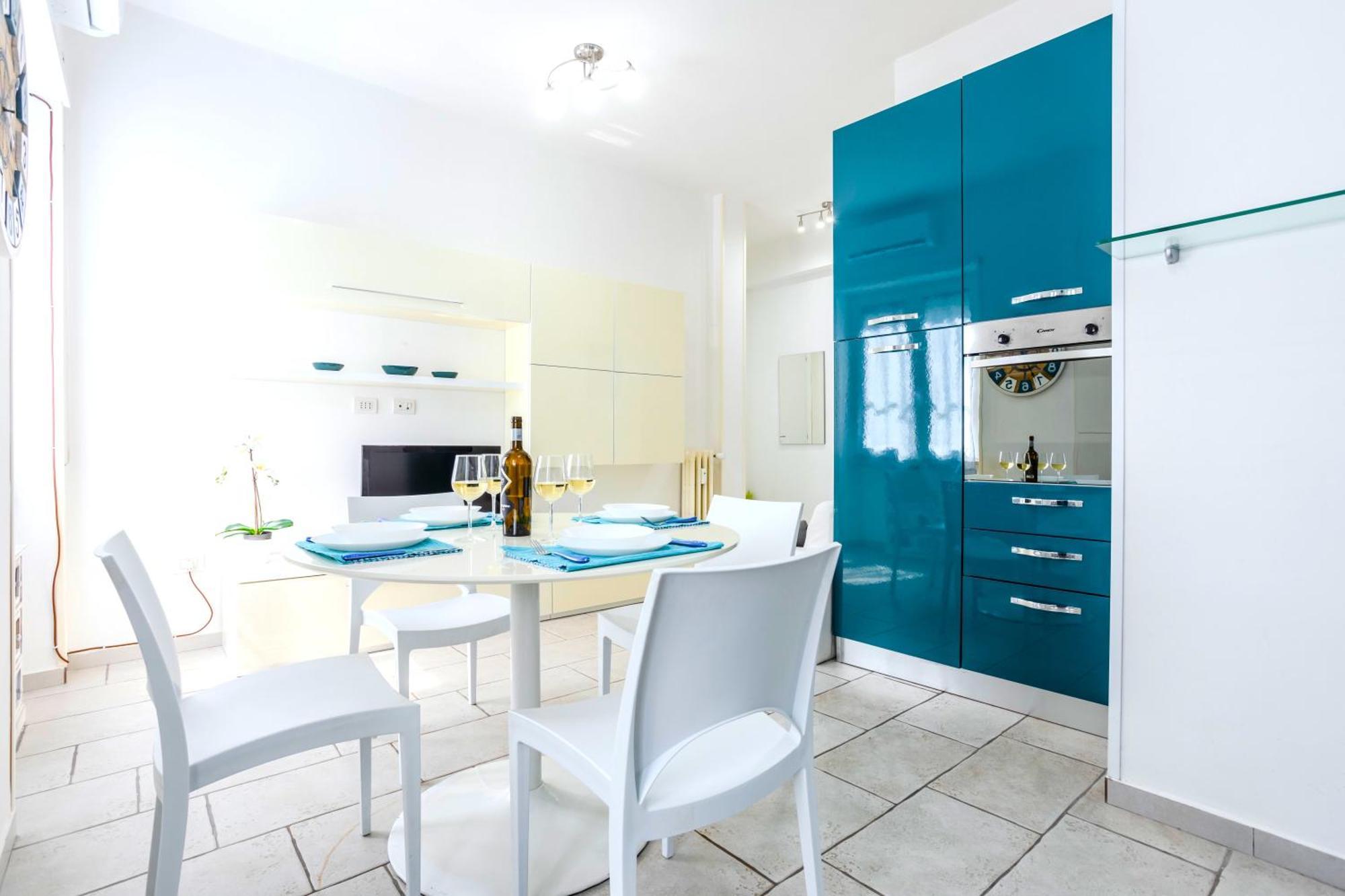 Appartement Hostly - Vittoria House - Near The Center With Private Parking à Naples Extérieur photo