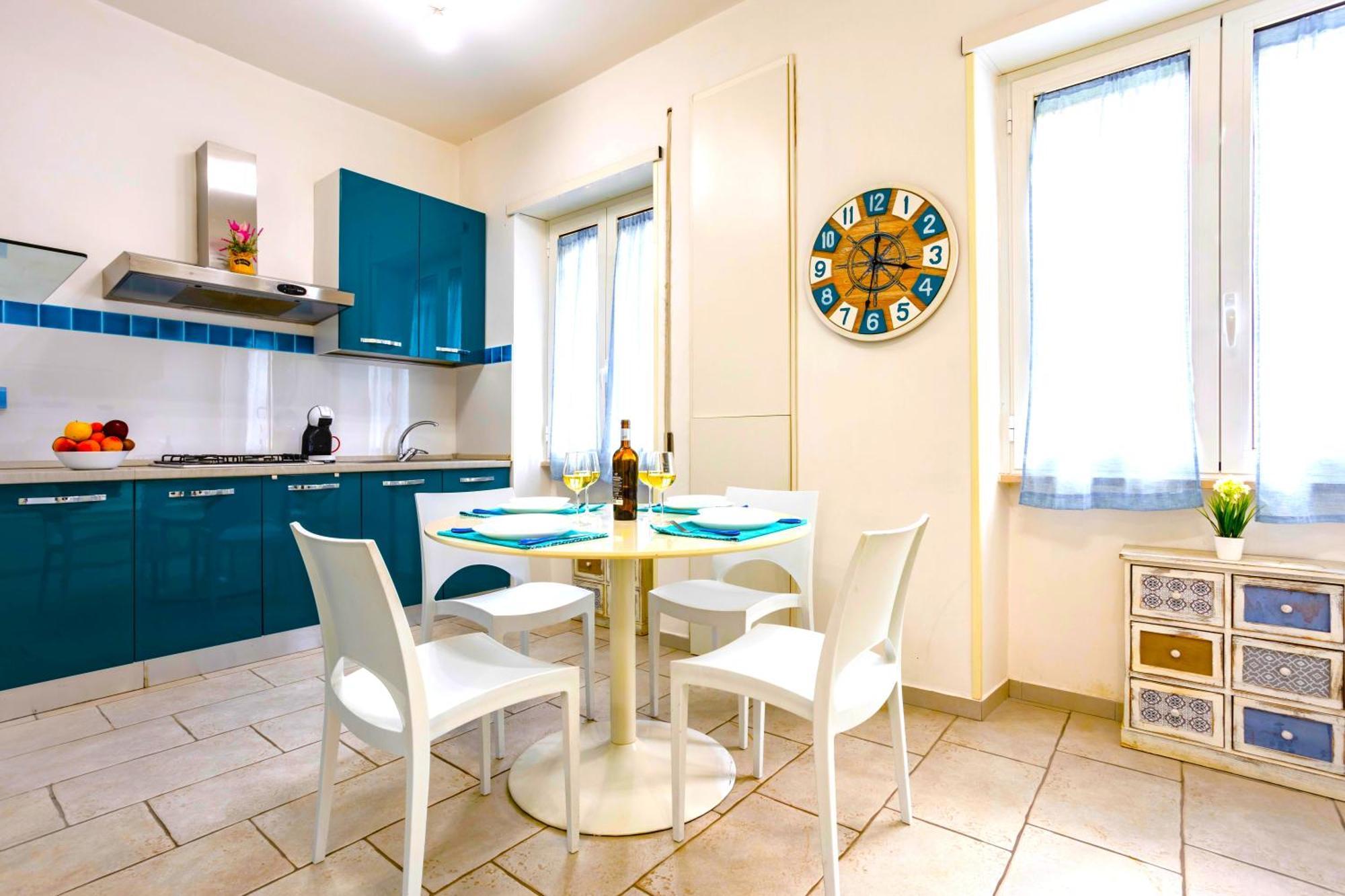 Appartement Hostly - Vittoria House - Near The Center With Private Parking à Naples Extérieur photo
